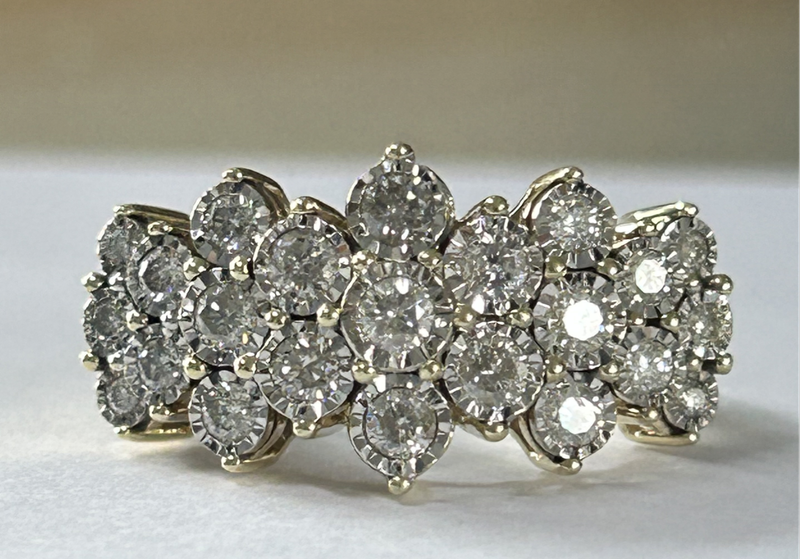 Gorgeous 9ct Yellow Gold Diamond Cluster Dress Ring