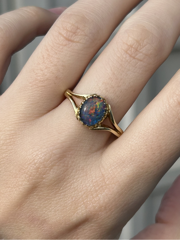 Gorgeous 18ct Yellow Gold and Opal Triplet Ring