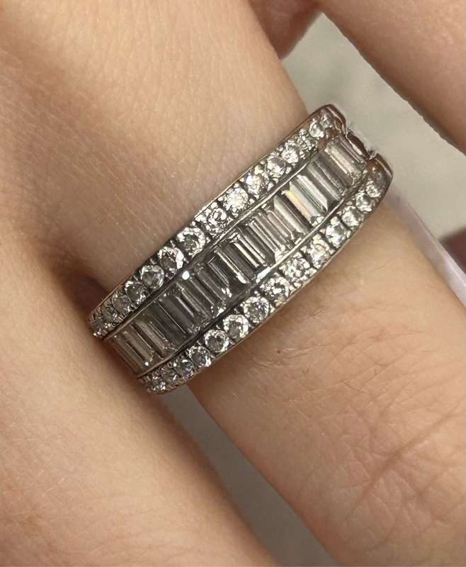 18ct White Gold Diamond Ring