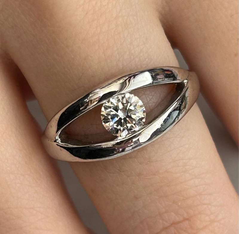 9ct white gold fancy open-band diamond ring