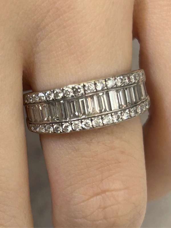 18ct White Gold Diamond Ring