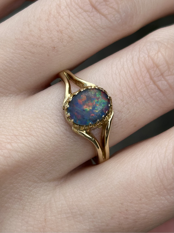 Gorgeous 18ct Yellow Gold and Opal Triplet Ring