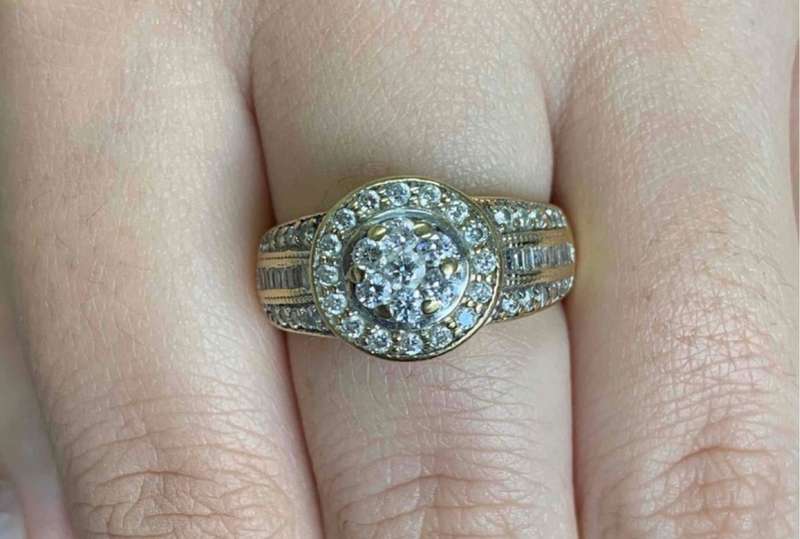 18ct Yellow Gold Cluster Design Diamond Ring