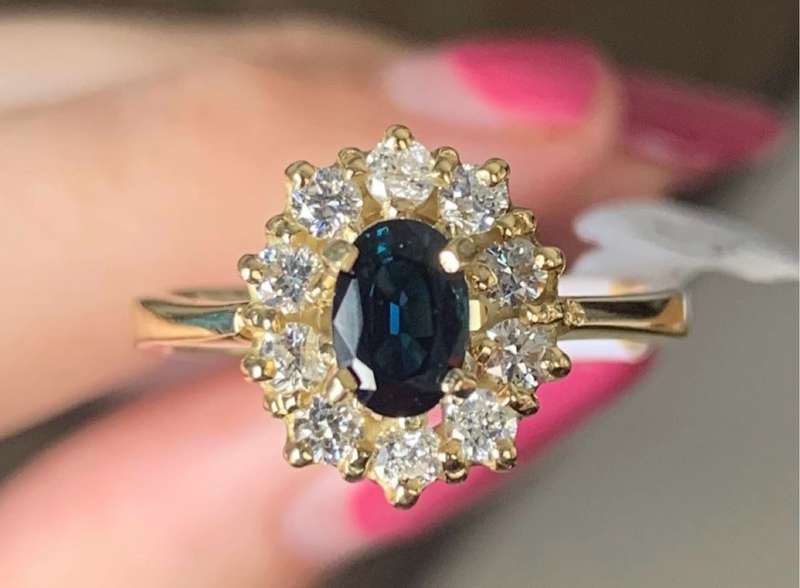18ct Yellow Gold Sapphire and Diamond Cluster Ring