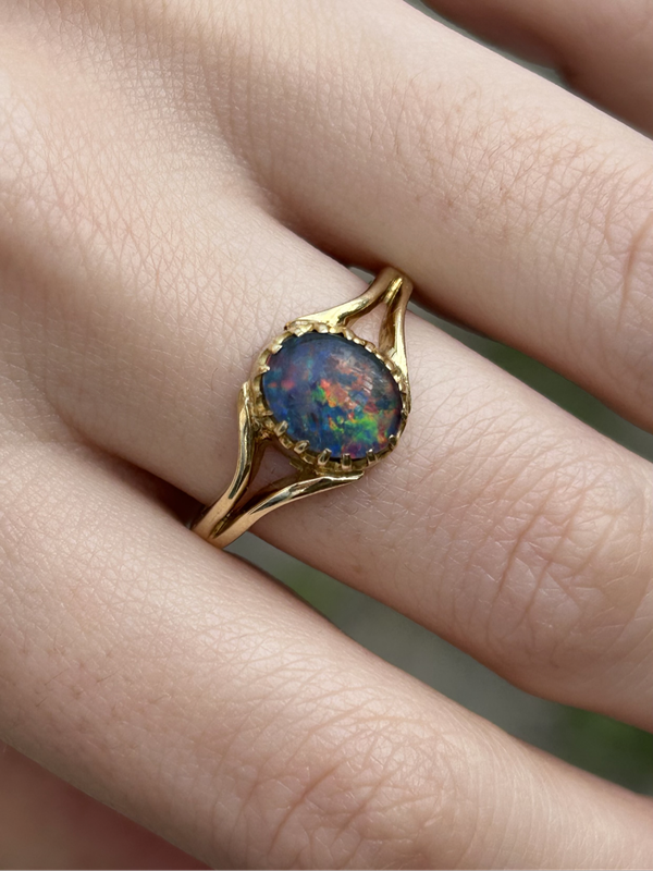 Gorgeous 18ct Yellow Gold and Opal Triplet Ring