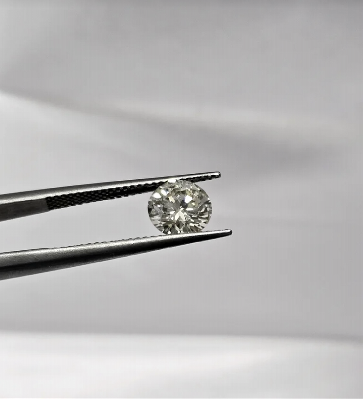Beautiful HUGE Round Brilliant Diamond