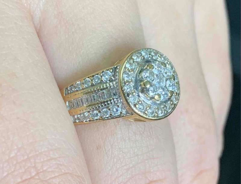 18ct Yellow Gold Cluster Design Diamond Ring