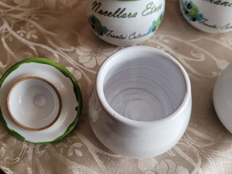Just Beautiful ! 6 x Vintage Ripullo Caltagirone Porcelain Jam containers.
