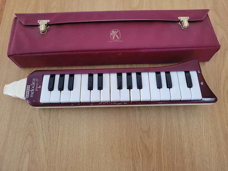 VINTAGE ! Excellent Condition ! 1950-60 Hohner Melodica 27 mouth piano !