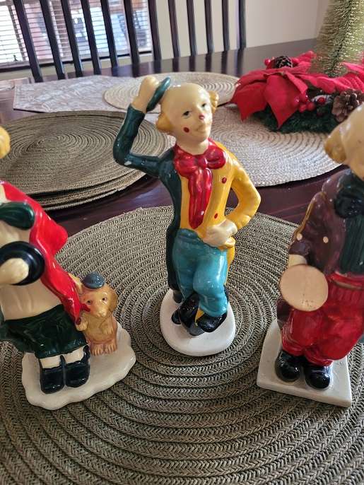 Stunning collection ! 11 x VintagePorcelain Clowns in nice condition !