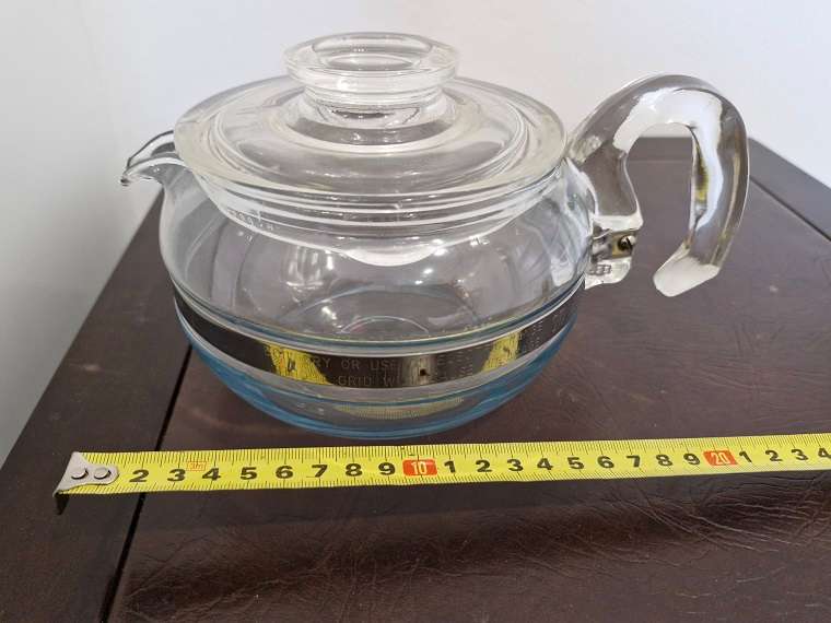 Beautiful condition ! Vintage USA Made PYREX Glass Tea Kettle !