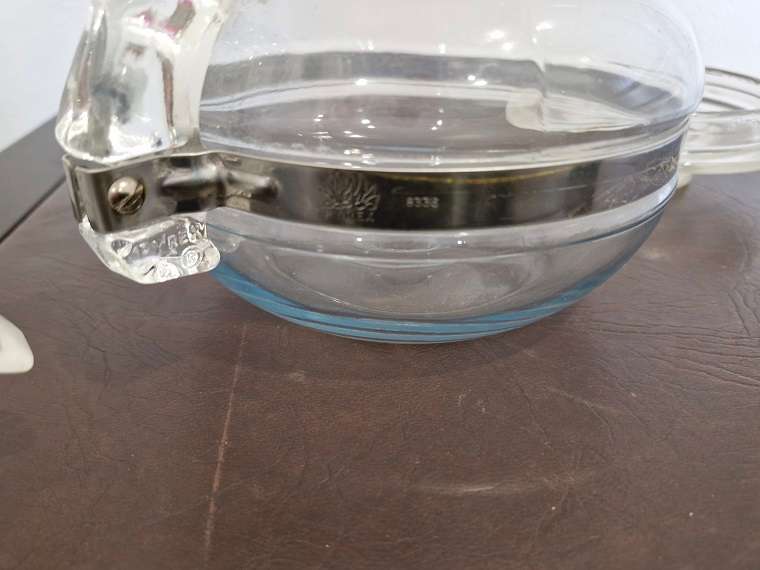 Beautiful condition ! Vintage USA Made PYREX Glass Tea Kettle !