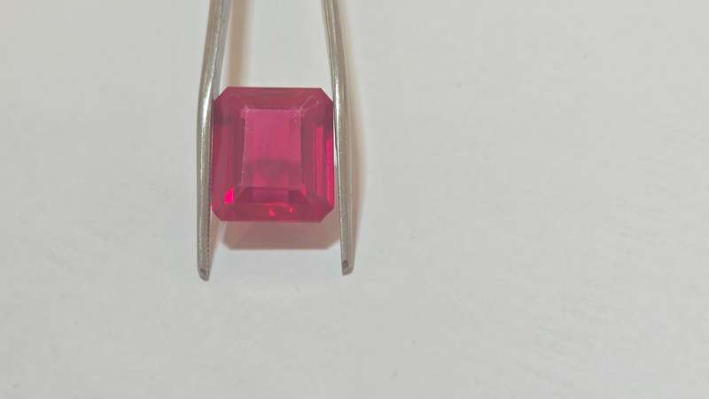 Stunning, 11 Carat Lab Grown Synthetic Ruby ! Perfect Clarity !