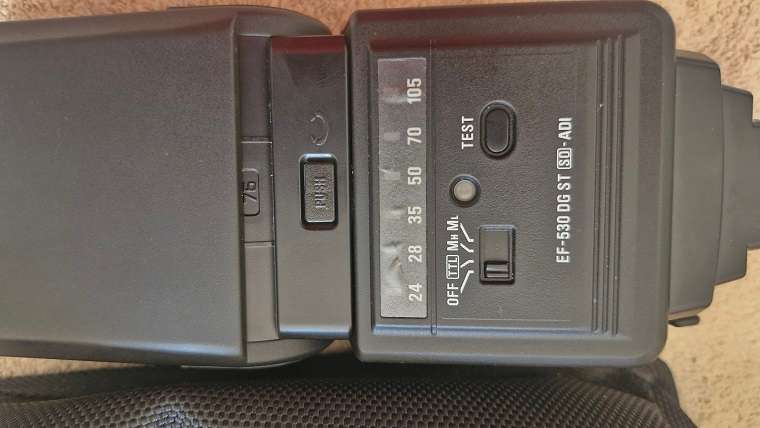 Bargain ! Sigma Canon fit EF-530DGST Camera Flash !