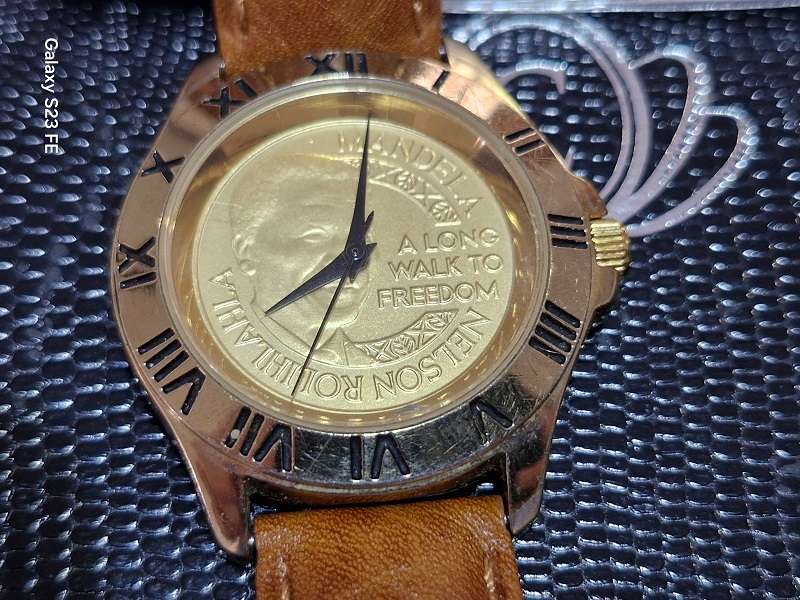 For The Collector ! Coin Watch Limited Edition ! Mandela Long Walk to Freedom !