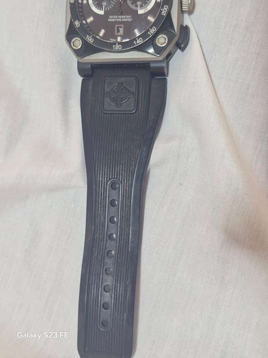 WOW ! RARE FIND IN SA ! ZODIAC Adventurer ZMX 01 Swiss Made Chronograph !!
