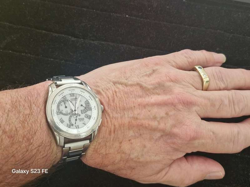 A Beautiful Chronograph ! Citizen ECO Drive Perpetual Calendar Chronograph in Excellent Condition !