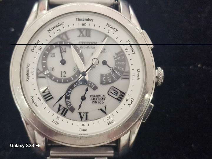 A Beautiful Chronograph ! Citizen ECO Drive Perpetual Calendar Chronograph in Excellent Condition !