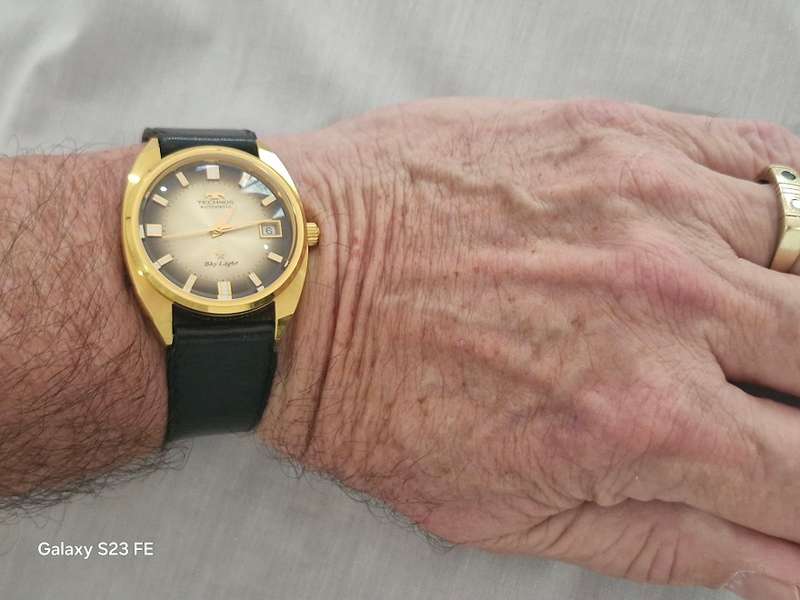 BEAUTIFUL Condition ! Very Rare ! Vintage TECHNOS SKY LIGHT Automatic Watch !