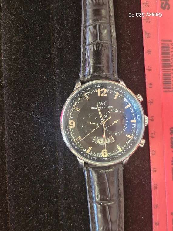 Stylish IWC Schaffhausen Men's Automatic Movement Watch