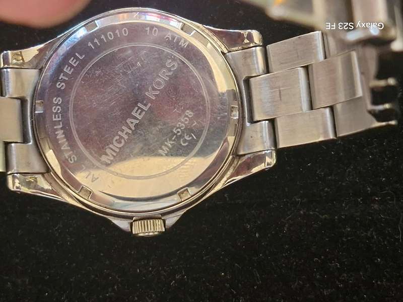 Michael Kors Mans watch. Stainless steel bracelet.