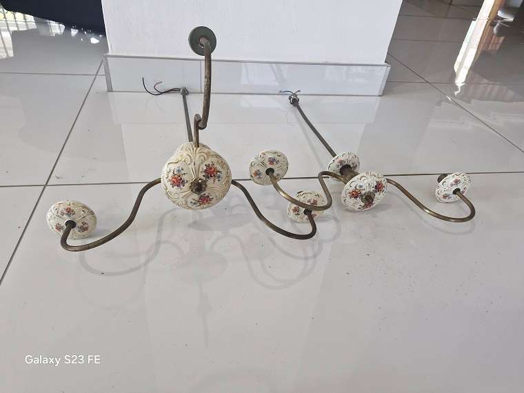 2 x Beautiful Vintage Italian ceiling lights ! Painted porcelain and brass !