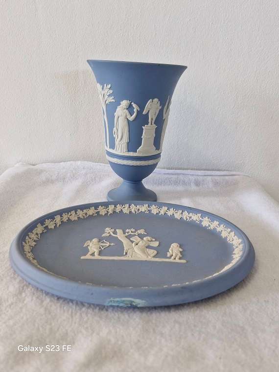 Vintage Wedgwood combo in good condition !