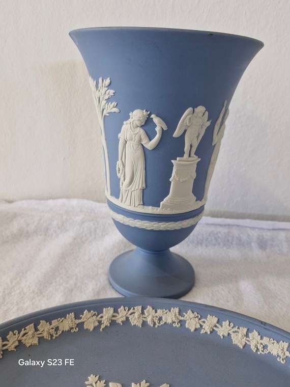 Vintage Wedgwood combo in good condition !
