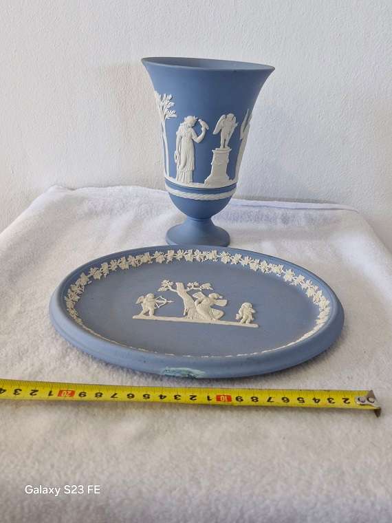 Vintage Wedgwood combo in good condition !