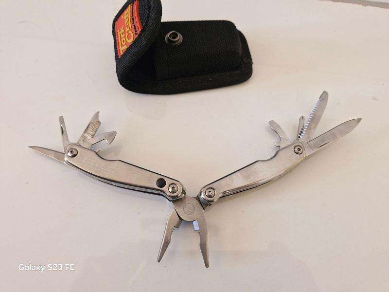 Like New ! Quality Tork Craft small Multi Tool with pouch !!