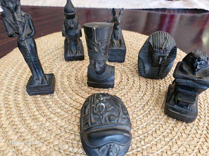 Beautiful ! 7 x Vintage Egyptian Figurines in Black !