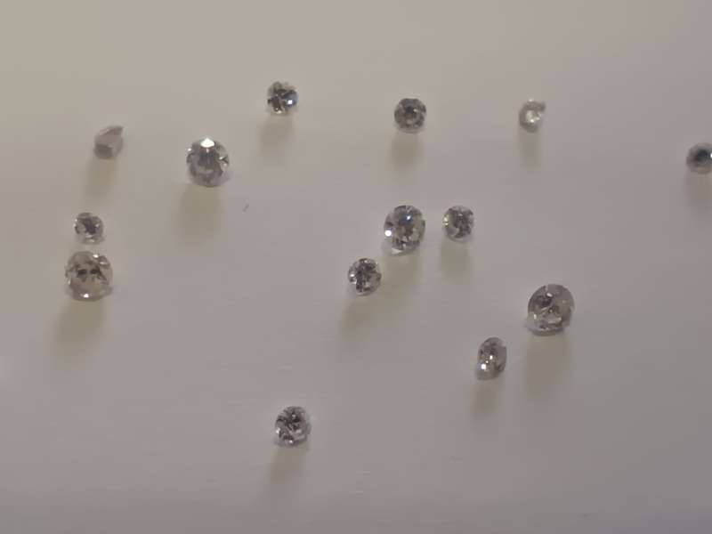 Diamond Parcel ! 16 x small diamonds- total 0.35ct ! Beautiful Accents !