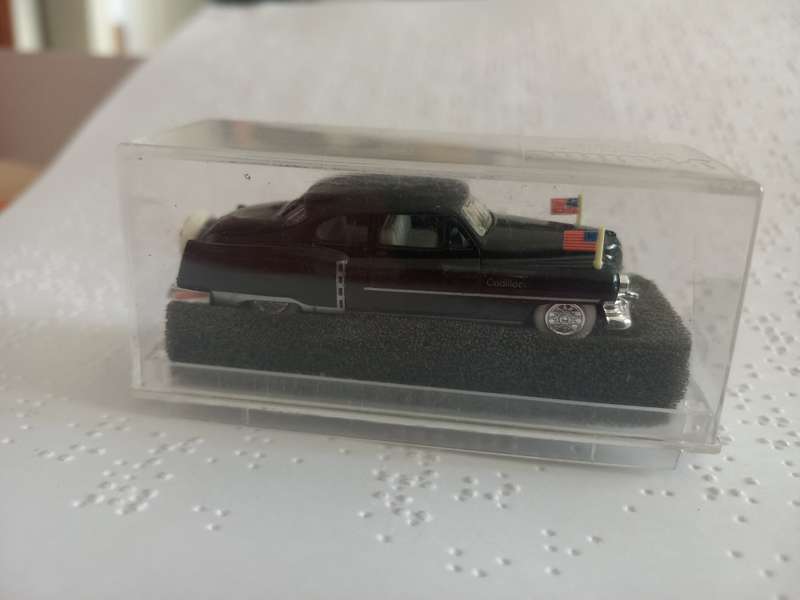 PRALINE 1954 CADILLAC US PRESIDENT
