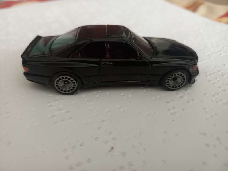 HOT WHEELS MERCEDES BENZ 500 SEC AMG