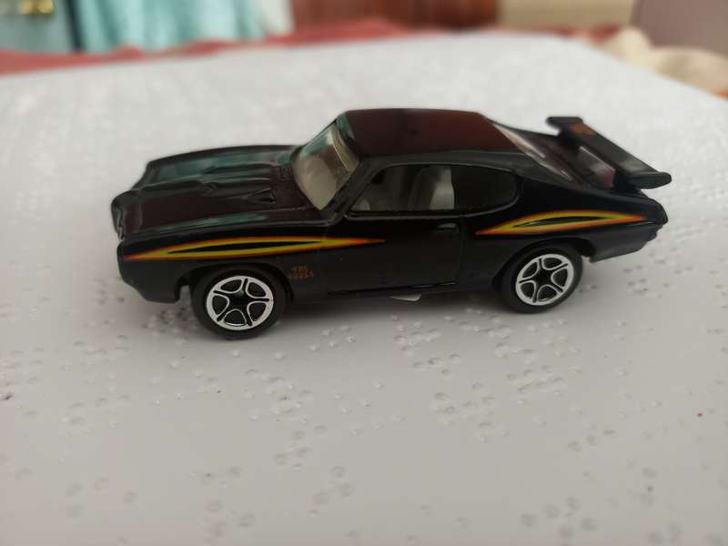 MATCHBOX PONTIAC GTO JUDGE