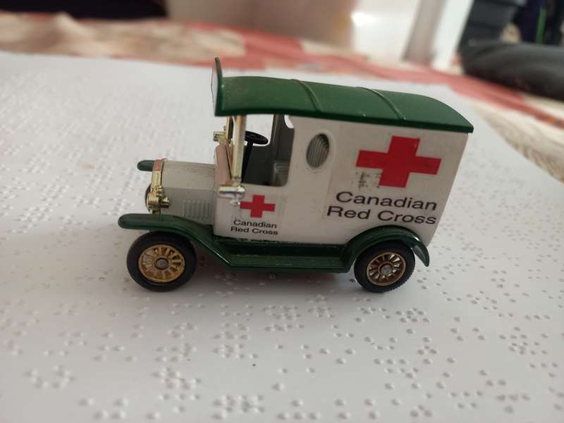 Lledo Code 3 Ambulance