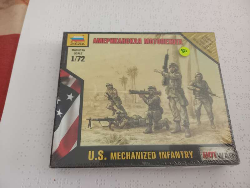 3 x Zvezda 1/72 scale figure plastic model kits