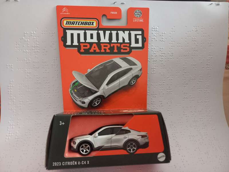 Matchbox Moving Parts 2023 Citroen ë-C4 X