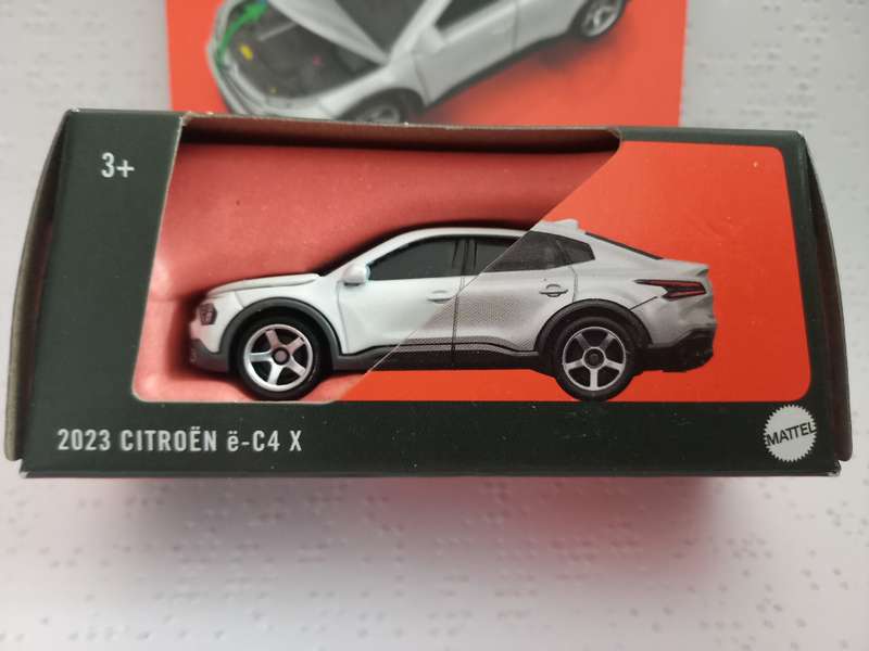 Matchbox Moving Parts 2023 Citroen ë-C4 X