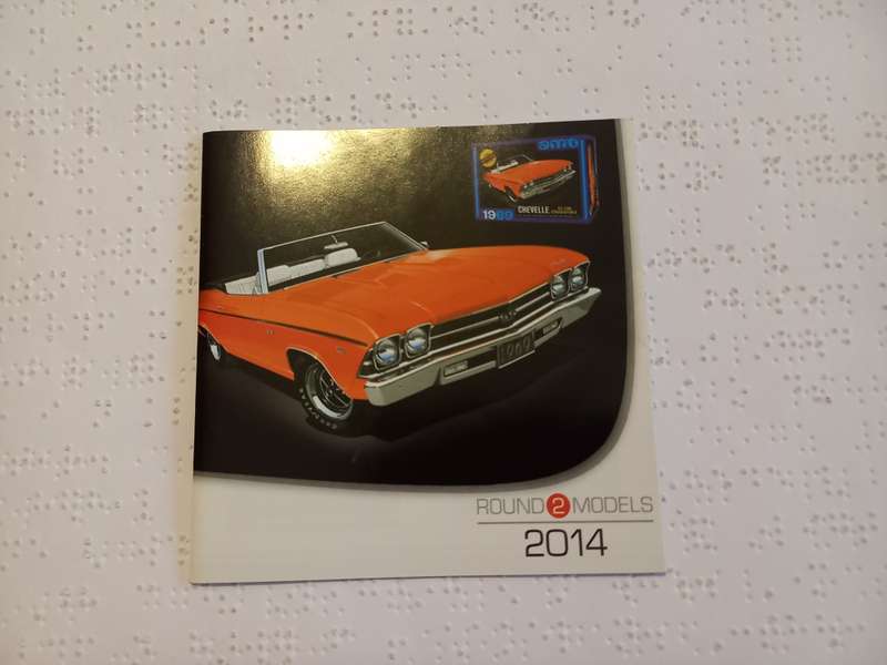 2 x Round 2 Models Catalogue 2011-2012 / 2014