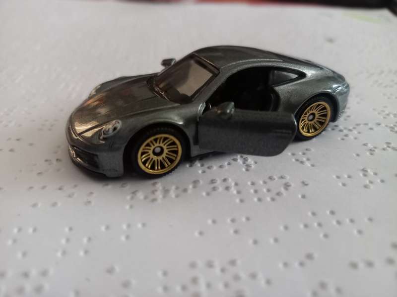 Matchbox opening parts 2020 Porsche 911 Carrera 4S