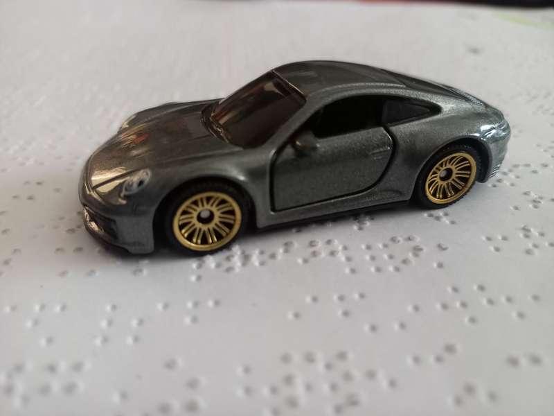 Matchbox opening parts 2020 Porsche 911 Carrera 4S