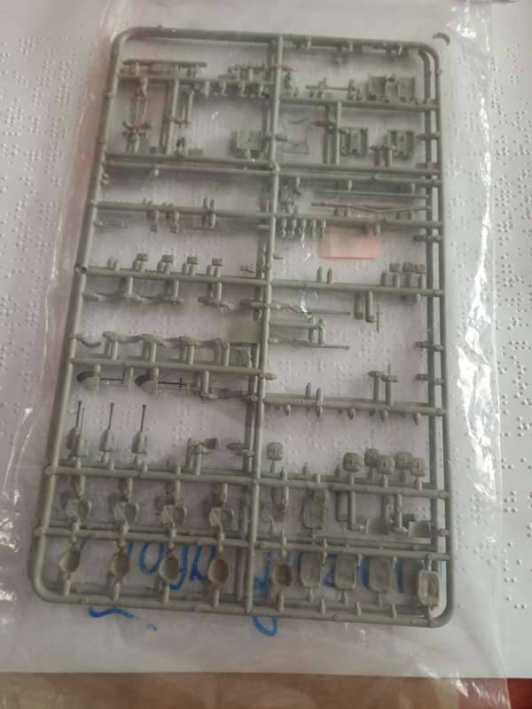 Plastic modelkits 1/72 scale loose pieces