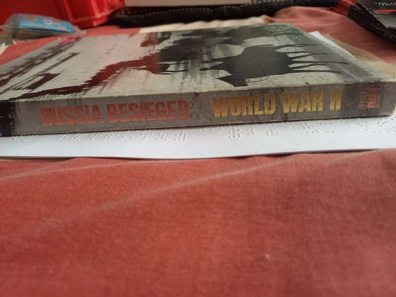 Book - World War 2 - Russia Beseiged