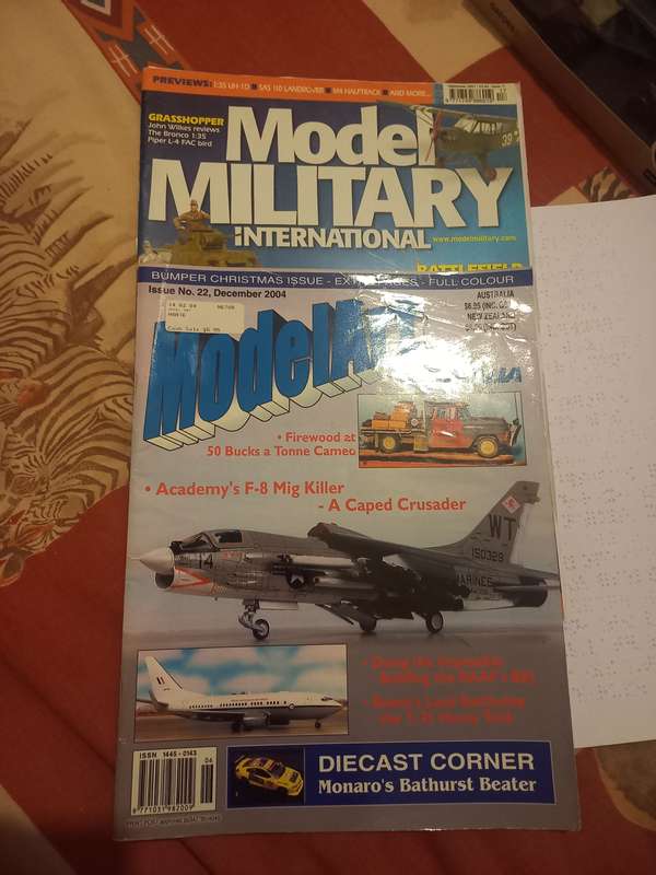 2 x  model Magazines