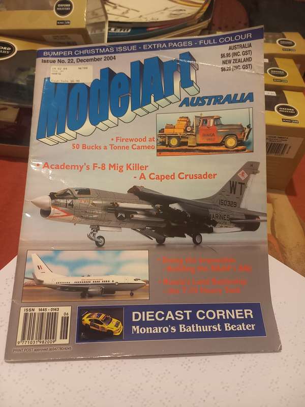 2 x  model Magazines