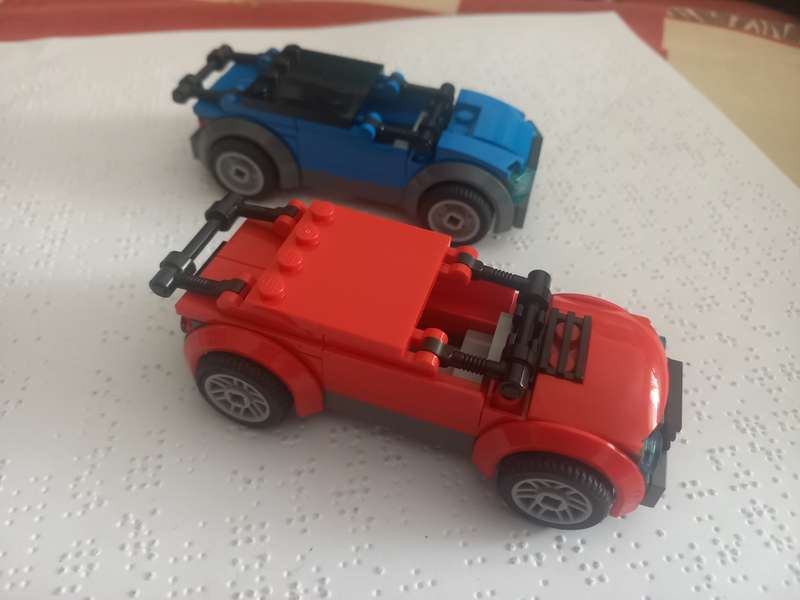 2 x Lego City cars