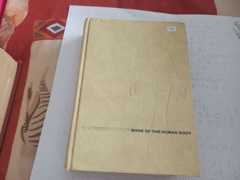 Book - Readers Digest book of the human body