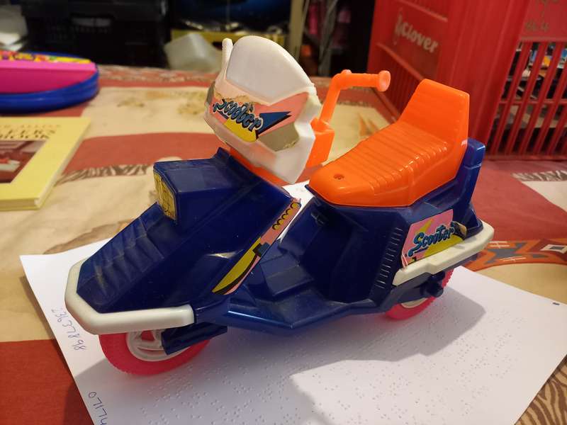 Plastic barbie style 3 wheel scooter