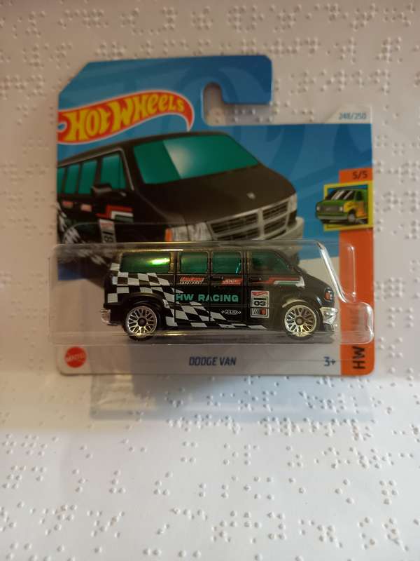 Hotwheels Dodge van - gokart included